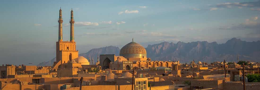 اجرای حکم قلع و قمع در بافت تاریخی یزد ، ارتفاع غیرمجاز یک واحد ساختمانی کاهش یافت