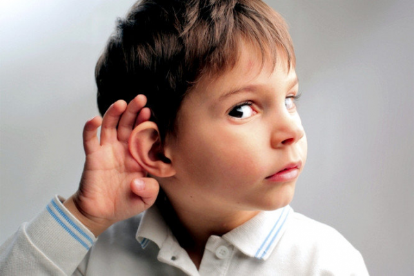 تنبلی گوش یا بد شنوایی در بچه ها