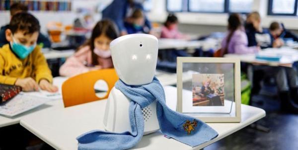 تور ارزان آلمان: ربات آلمانی به جای کودک بیمار به مدرسه می رود