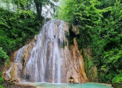 تخریب حوضچه های آهکی آبشار اسکلیم با آبتنی طبیعتگردان مدعی