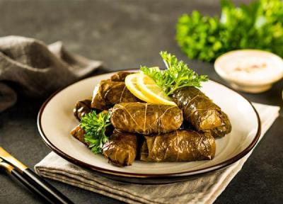 طرز تهیه دلمه برگ مو اصفهانی خوشمزه با تمام نکات پخت
